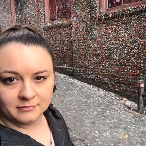 Meet your Posher, Crystal